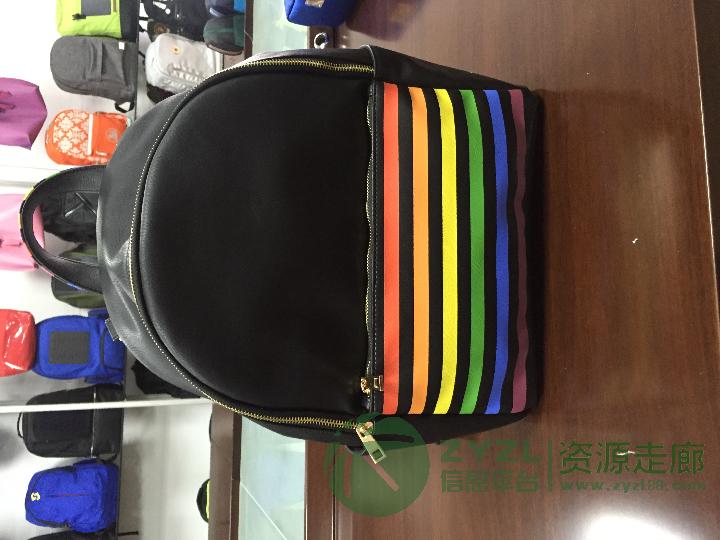 新款时尚双肩包百搭