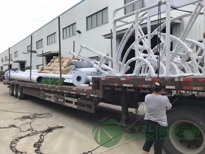 大量出售中高杆路灯