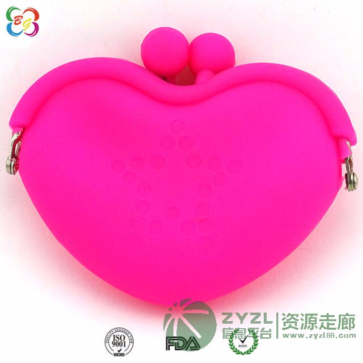 广州博高硅胶钱包厂家,心形五金包胶零钱包,迷你糖果色女士钱包