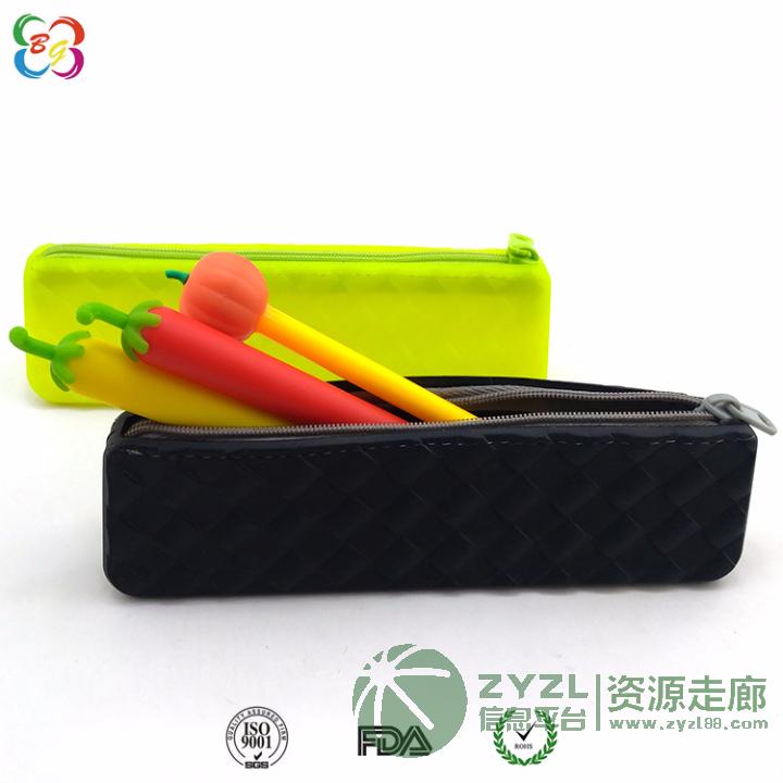 供应小清新多功能笔袋,韩版纯色简约硅胶笔袋 有现模