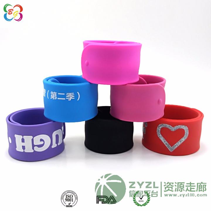 东莞厂家批发拍拍手腕带,硅胶啪啪圈,篮球运动手环