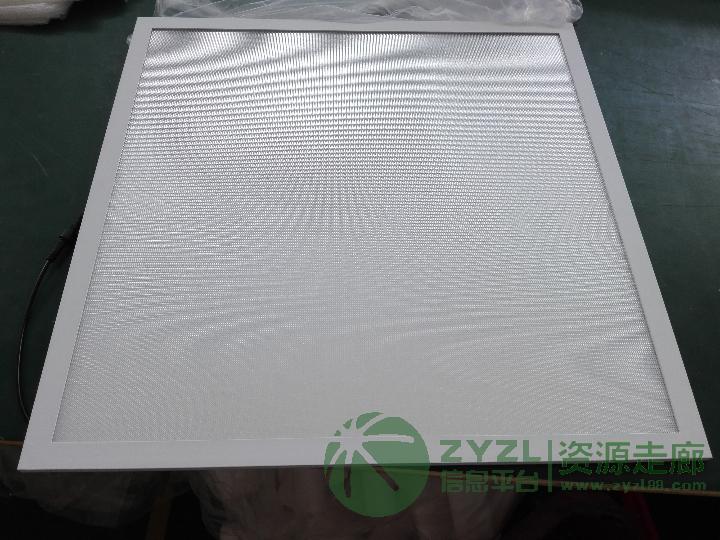 UGR<16 防眩光LED面板灯 36W